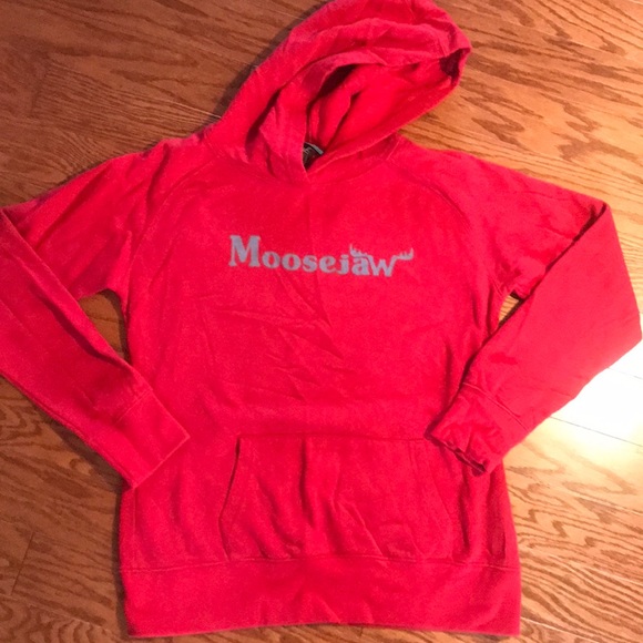Moosejaw Tops - Moosejaw sweatshirt